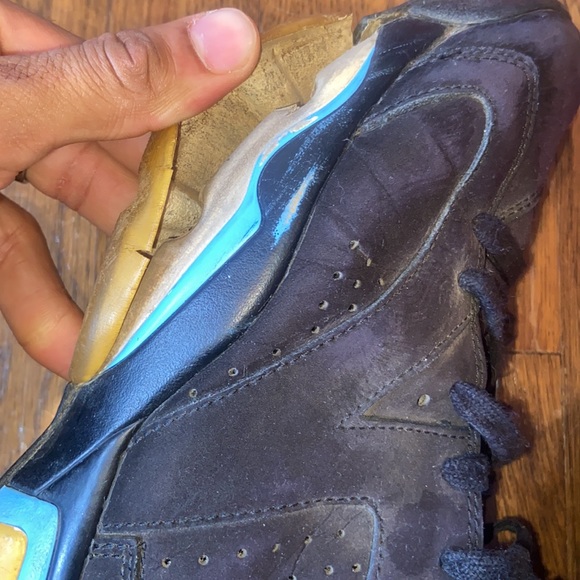 Air Jordan 6 “UNC” - Picture 2 of 7